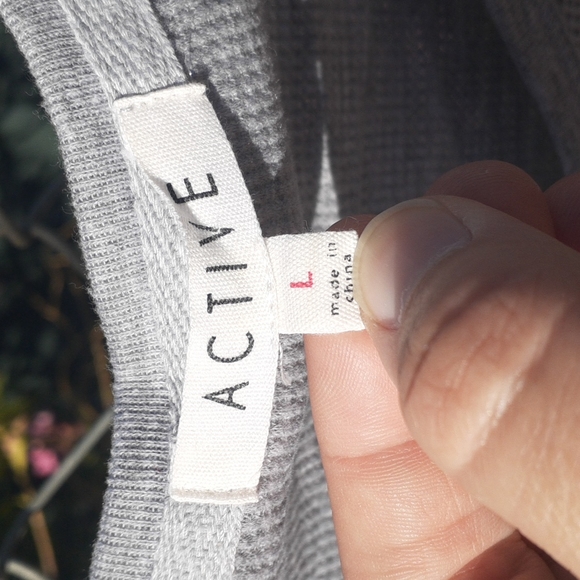 NWOT Active Grey Long Sleeve V-neck Top, Size L - Picture 3 of 8